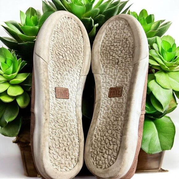 Frye Women’s Fine Leather Split-Top Flats / SZ: 9.5 - Picture 7 of 9